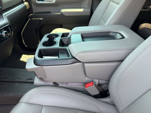 Used 2024 GMC Sierra 1500 SLT AWD/4WD image 16