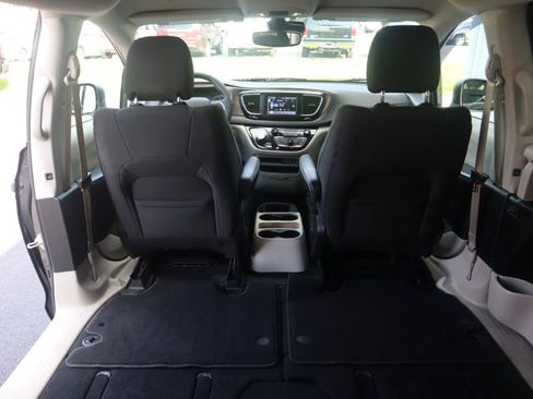Used 2023 Chrysler Voyager LX FWD image 44