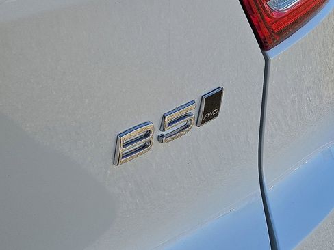 New 2026 Volvo XC40 B5 Plus w/ Protection Package Premier AWD/4WD image 12