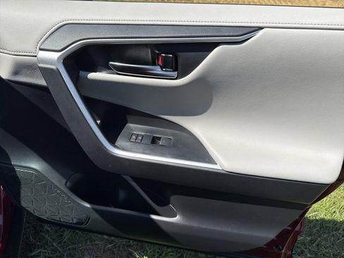 Used 2024 Toyota RAV4 Limited image 33