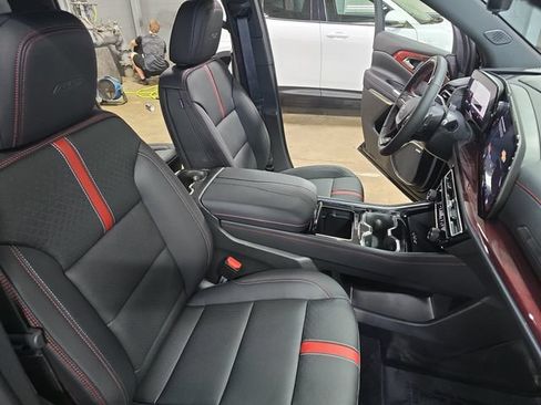 New 2026 Chevrolet Traverse RS w/ LPO, Floor Liner Package AWD/4WD image 11