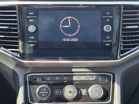 Used 2023 Volkswagen Atlas Cross Sport SEL R-Line image 15