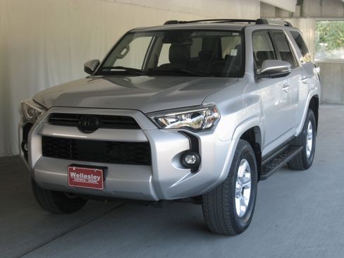 Certified 2023 Toyota 4Runner SR5 Premium w/ Moonroof Package image 27