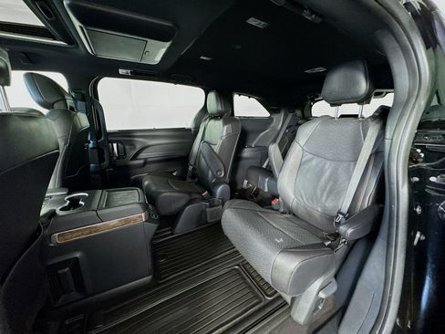 Certified 2025 Toyota Sienna Platinum AWD/4WD image 12
