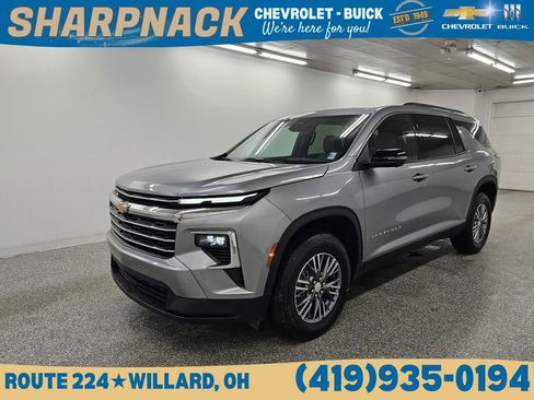 Used 2026 Chevrolet Traverse LT w/ Driver Confidence Package image 1