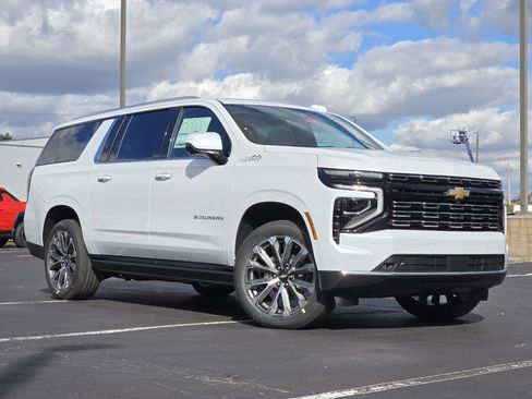 New 2026 Chevrolet Suburban High Country image 2