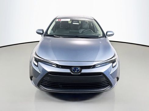 Used 2025 Toyota Corolla LE w/ LE Premium Package image 2