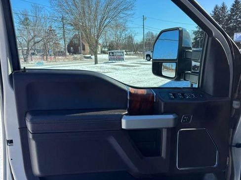 Used 2017 Ford F250 Lariat w/ Lariat Value Package image 10