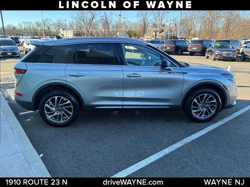 Certified 2022 Lincoln Corsair AWD w/ Equipment Group 101A image 9