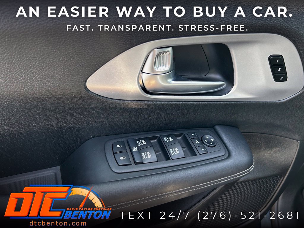 Used 2025 Chrysler Pacifica Limited AWD/4WD image 24