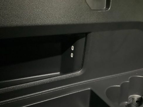 Used 2025 Volkswagen Atlas SE FWD image 31