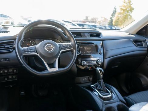 Used 2019 Nissan Rogue SV image 13