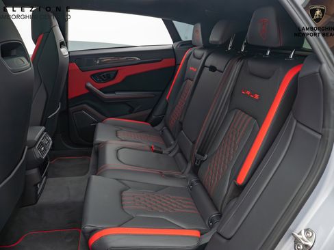 Used 2024 Lamborghini Urus S image 24