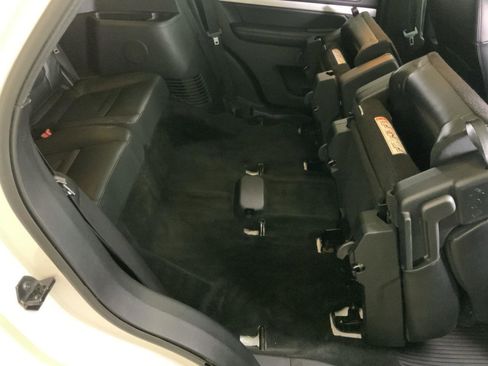 Used 2017 Ford Explorer XLT w/ Equipment Group 202A AWD/4WD image 42
