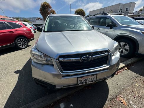 Used 2018 Subaru Forester 2.5i w/ Alloy Wheel Package AWD/4WD image 3