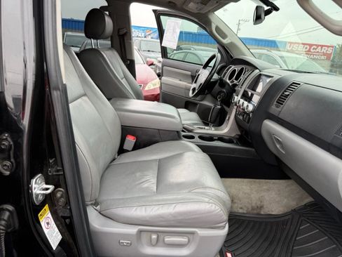 Used 2011 Toyota Sequoia SR5 w/ Premium Pkg RWD image 21