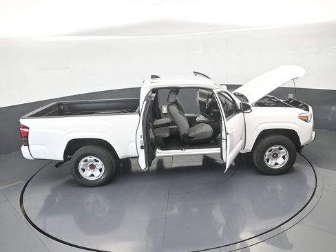 Used 2022 Toyota Tacoma SR image 64