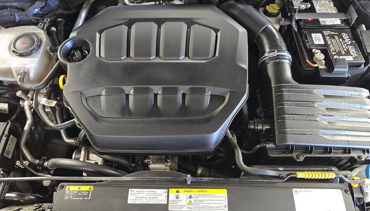 Used 2022 Volkswagen GTI S FWD image 9