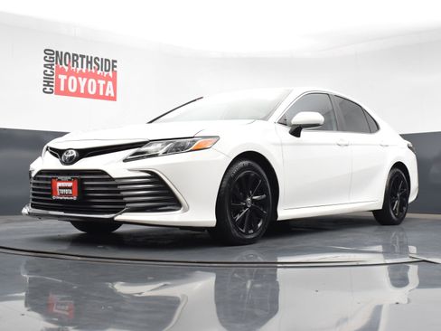 Used 2022 Toyota Camry LE image 30