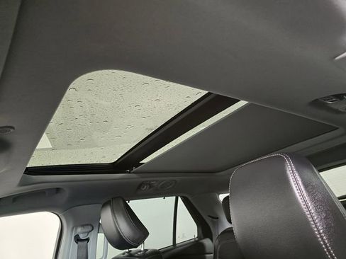 Used 2023 Ford Explorer Limited image 23