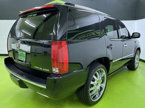 Used 2013 Cadillac Escalade Platinum AWD/4WD image 10