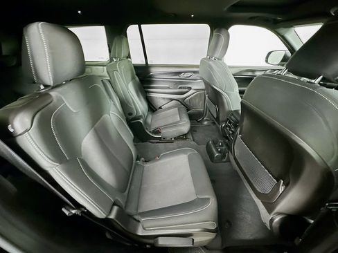 Certified 2025 Jeep Grand Cherokee L Laredo w/ Trailer Tow Package image 38