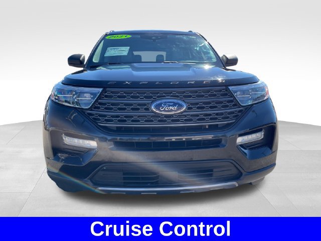 Used 2021 Ford Explorer XLT w/ Equipment Group 202A AWD/4WD image 8
