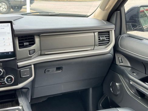 Used 2024 Ford Expedition XLT AWD/4WD image 40