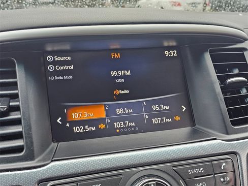 Used 2018 Nissan Pathfinder SL w/ Midnight Edition Package image 22