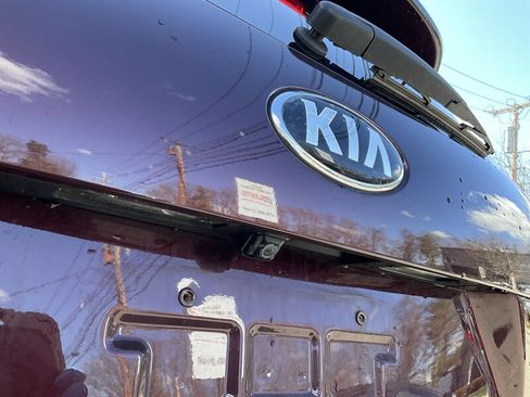 Used 2017 Kia Sorento SX image 10