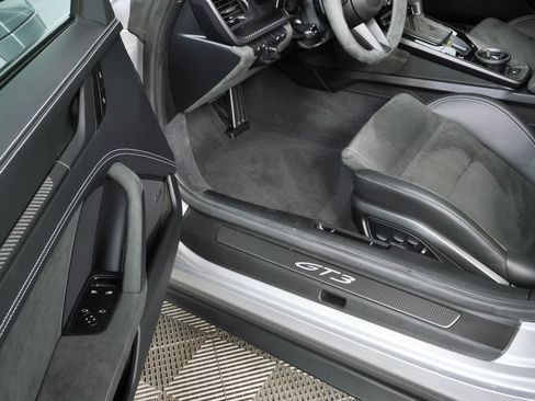 Certified 2026 Porsche 911 GT3 RWD image 8