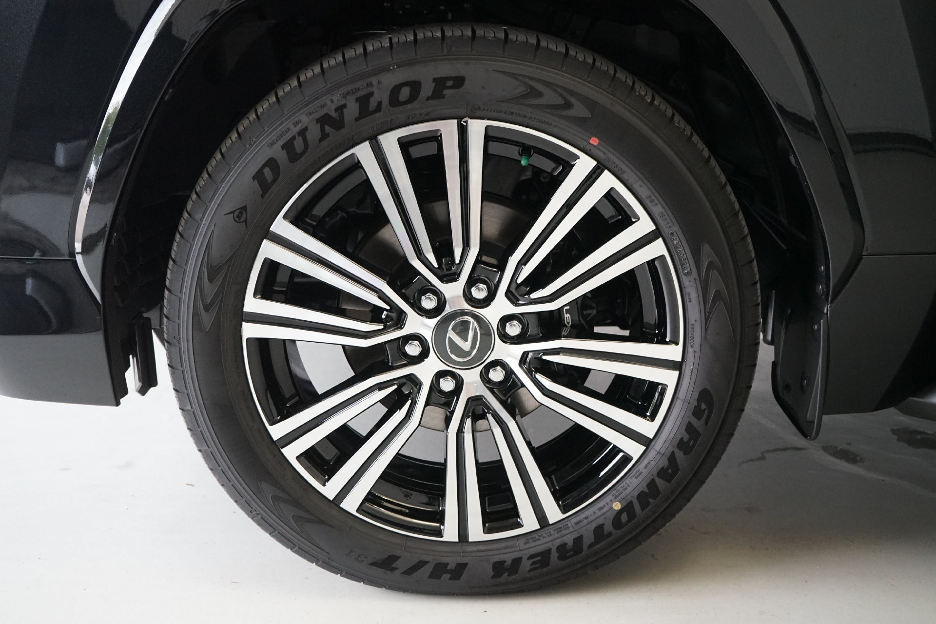 Used 2026 Lexus LX 600 4WD w/ Luxury Package image 37