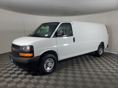 New 2026 Chevrolet Express 3500 Extended w/ Driver Convenience Package RWD image 8