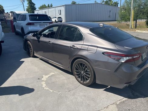 Used 2021 Toyota Camry XSE FWD image 5