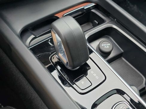 Certified 2025 Volvo V60 B5 Cross Country Plus image 34