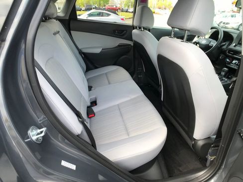 Used 2023 Hyundai Kona SEL AWD/4WD image 28