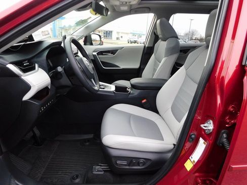 Used 2025 Toyota RAV4 Limited image 13