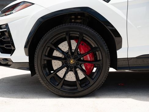 Used 2022 Lamborghini Urus AWD/4WD image 12