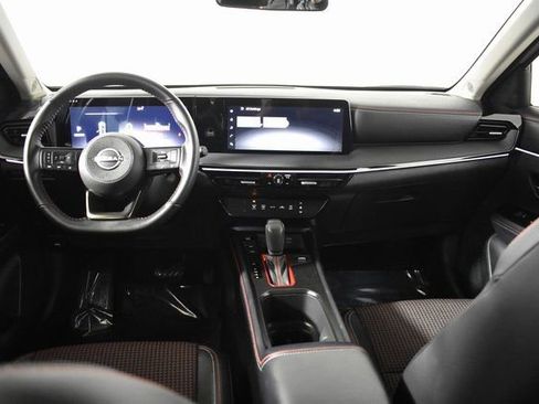 Certified 2025 Nissan Kicks SR image 24