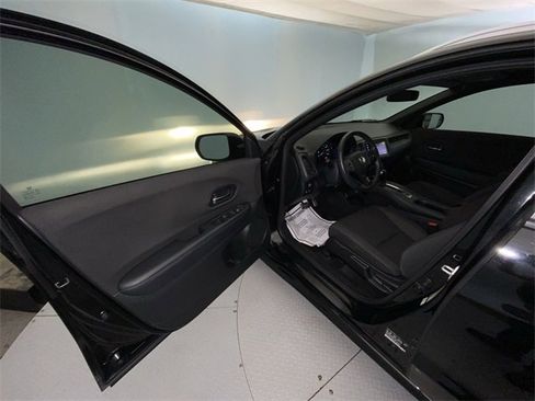 Used 2021 Honda HR-V Sport image 11