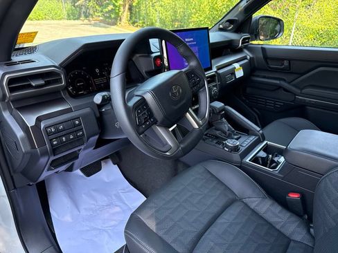 Used 2026 Toyota 4Runner TRD Off-Road Premium AWD/4WD image 9