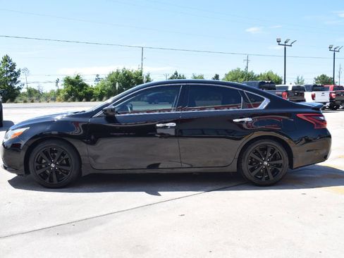 Used 2018 Nissan Altima 2.5 SR w/ SR Midnight Edition image 5