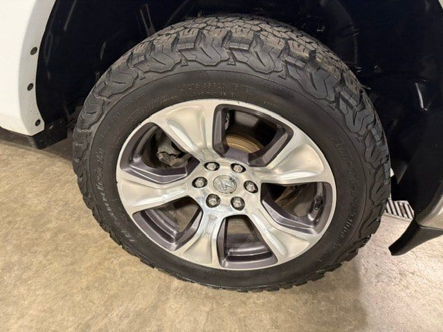 Used 2022 RAM 1500 Laramie w/ Off Road Group AWD/4WD image 4