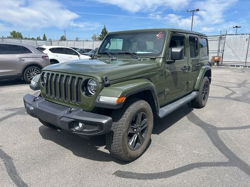 Used 2021 Jeep Wrangler Unlimited Sahara AWD/4WD image 3