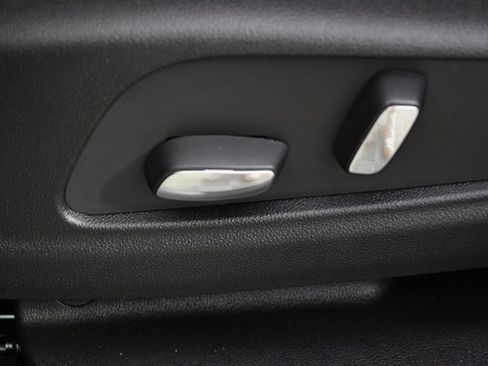 New 2025 Cadillac XT6 Luxury image 14