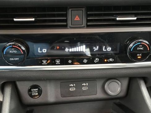 Used 2025 Nissan Rogue SV FWD image 20