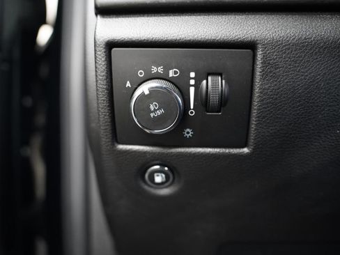 Used 2018 Jeep Grand Cherokee Altitude image 20