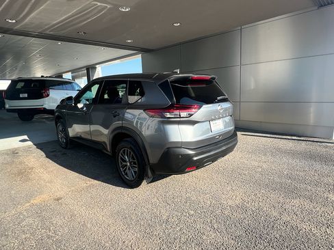 Used 2021 Nissan Rogue S FWD image 7