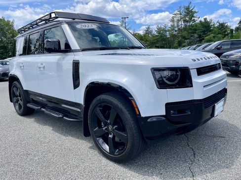 Used 2023 Land Rover Defender 110 V8 AWD/4WD image 3