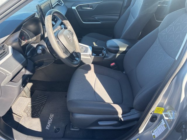 Used 2019 Toyota RAV4 XLE FWD image 8